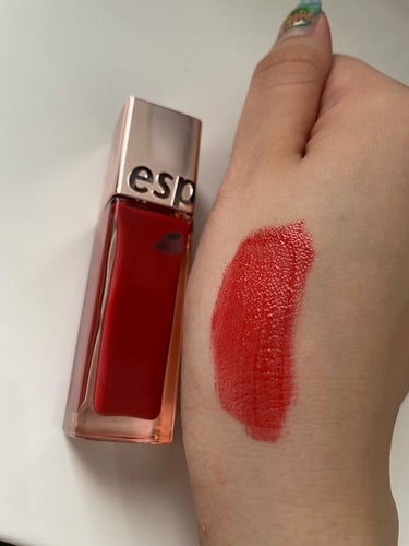 espoir　クチュールリップ ティントシャイン　LIKE IT💄


赤ベースにほんのりピンクを混ぜたような色味が可愛くて素敵
ひと塗りでその部分に貼り付いたような感じになるから上手く広げるのが難しかった😂
その分落ちにくいけどまばらに落ちたりするから
薄く丁寧に塗るのがいいかもしれない

の画像 その2