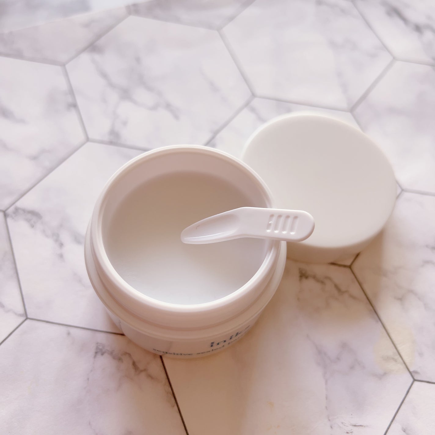 センシティブ シールドバリア オイルクリーム/iniks/フェイスクリームを使ったクチコミ(3枚目)