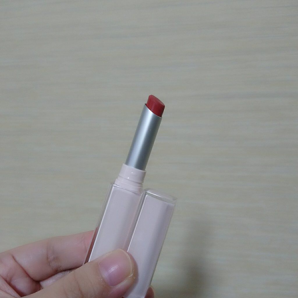 グリッタースノー　パウダーヴェールリップトーク BE102/ETUDE/口紅を使ったクチコミ（2枚目）