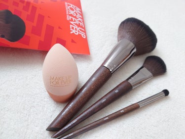 #購入品
#MAKEUPFOREVER タイムレスツールセット ホリデー2023
発売したとき、価格バグと話題になってたブラシセット、
meecoでしれっと在庫復活してて、脊椎反射でポチリました。
今更