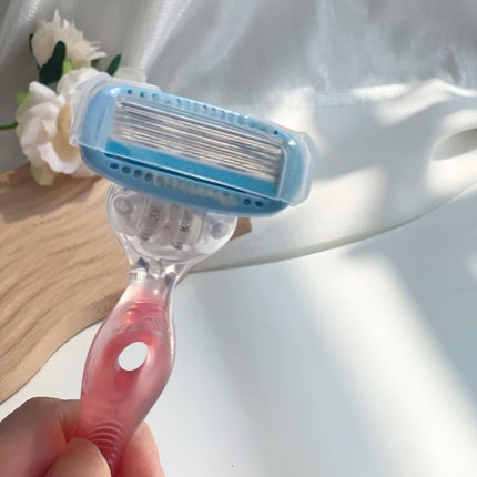 ハイドロシルク ホルダー (刃付き+替刃1コ) 限定デザイン(ニコライ バーグマン フラワーズ & デザイン)/ハイドロシルク/シェーバーの画像