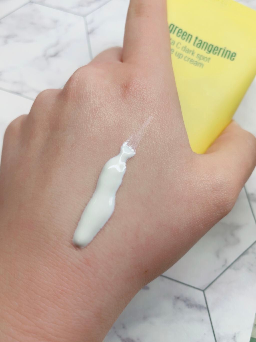 グリーンタンジェリンビタCダークスポットトーンアップクリーム/goodal/化粧下地を使ったクチコミ(2枚目)