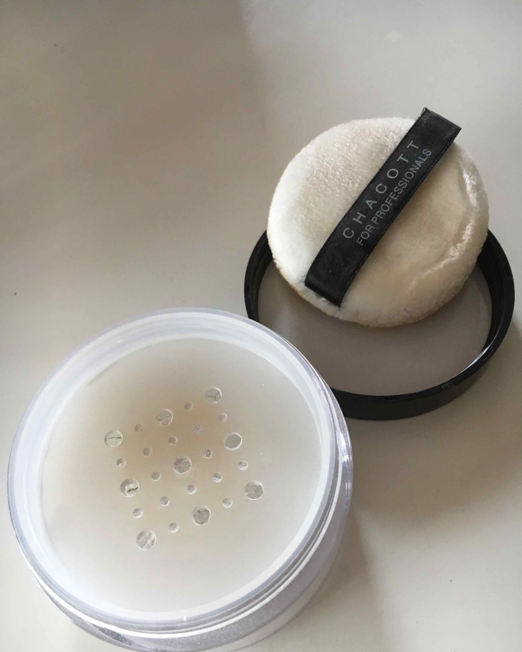 フィニッシングパウダー/チャコット・コスメティクス/ルースパウダーを使ったクチコミ（2枚目）