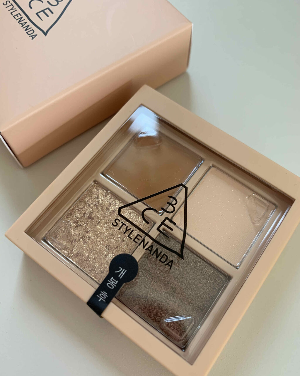 3CE ミニ マルチアイカラーパレット アーモンドファッジ (3CE ミニ マルチアイカラーパレット H)/3CE/アイシャドウパレットを使ったクチコミ（1枚目）