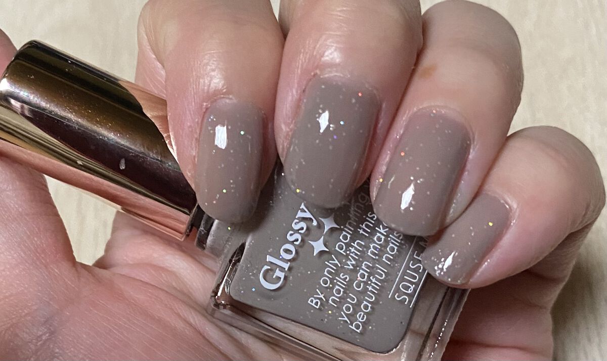 グロッシーコート ダズルグレー(数量限定)【旧】/スキューズミー/オールインワンネイルを使ったクチコミ（3枚目）