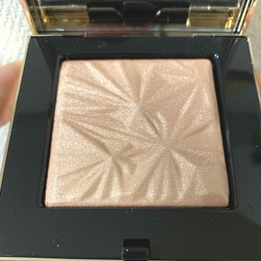 BOBBI BROWN ハイライティング パウダー デュオ(LOVES RADIANCE COLLECTION)のクチコミ「BOBBI BROWNのリュクスイルミネイティングパウダー　ゴールデンアワーです
2019年の.....」（2枚目）