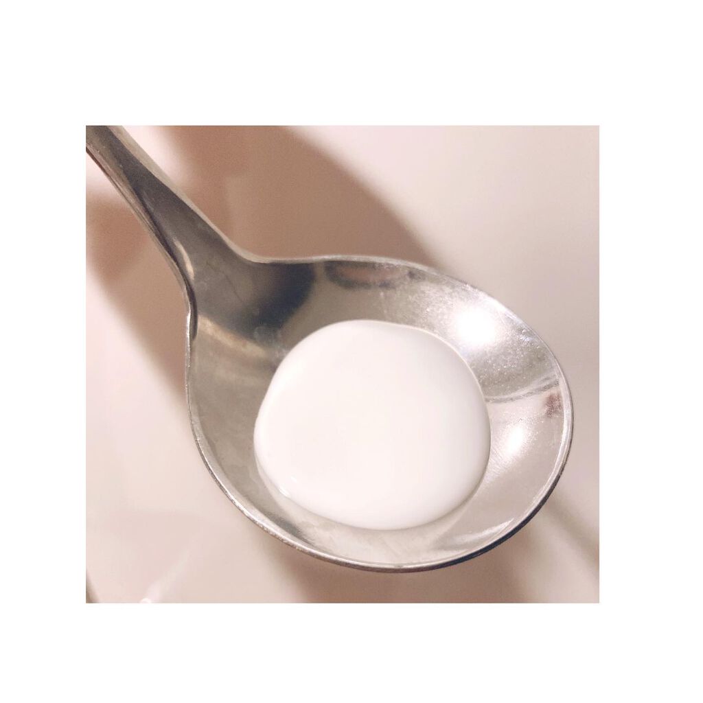 プレミアムボディミルク ホワイトニング【医薬部外品】 /ニベア/ボディミルクを使ったクチコミ(2枚目)