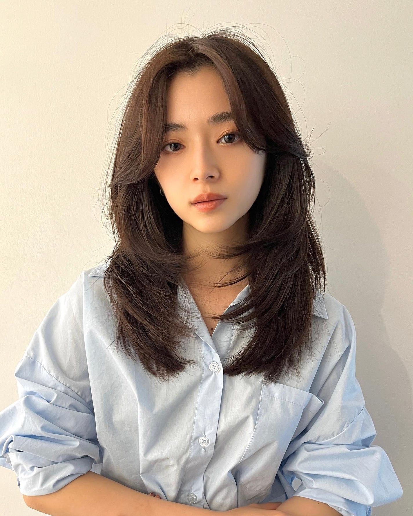 HARUNA on LIPS 「柔らかいレイヤースタイルと、大切な顔周りカット💇🏼♀️顔周り..」(4枚目)