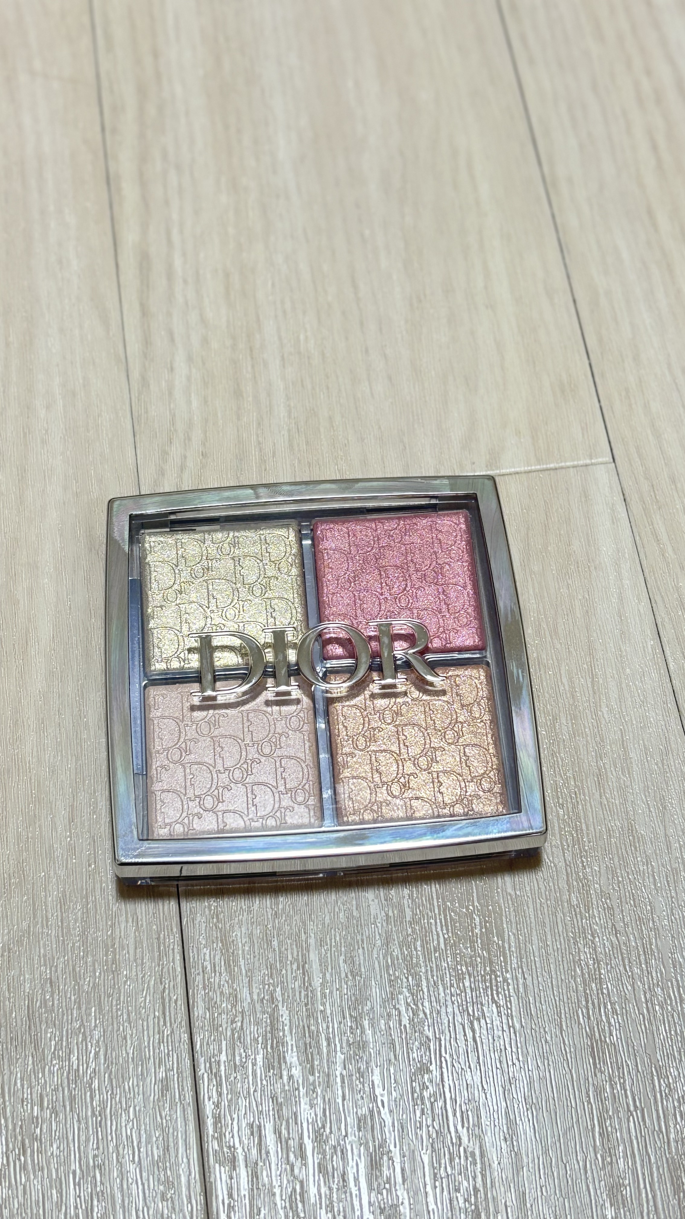 ディオール バックステージ フェイス グロウ パレット 004 ローズ ゴールド/Dior/ハイライトを使ったクチコミ（2枚目）