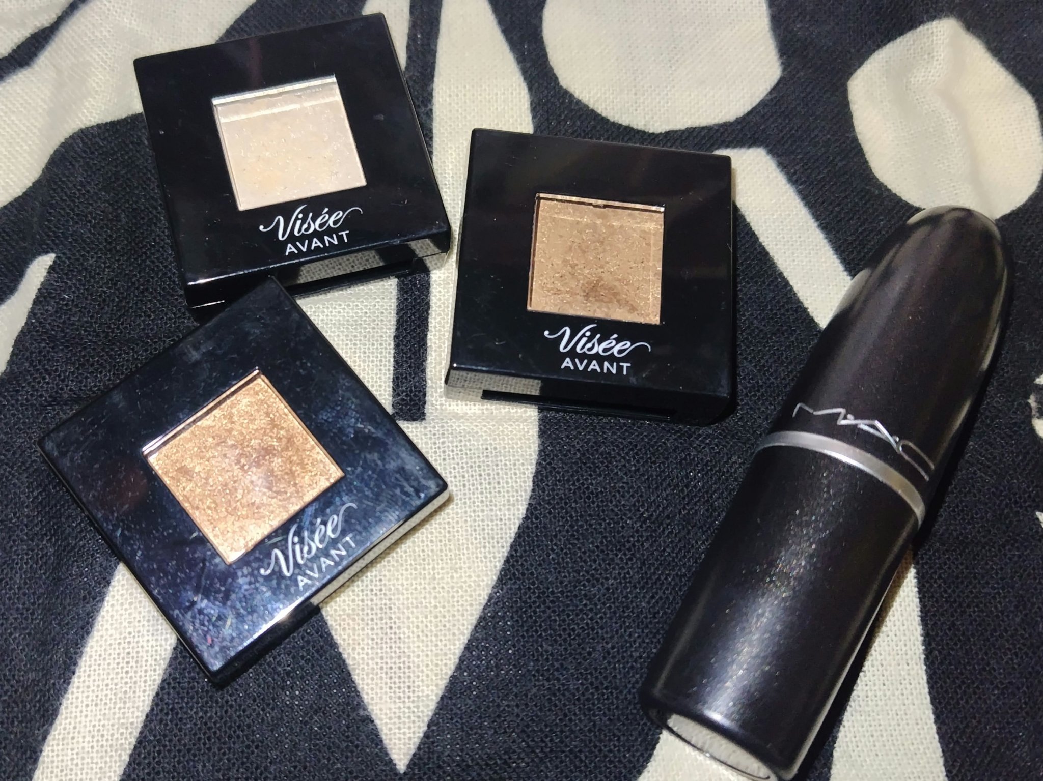 ヴィセ アヴァン シングルアイカラー 044 GYPSY GOLD/Visée/単色アイシャドウを使ったクチコミ（1枚目）
