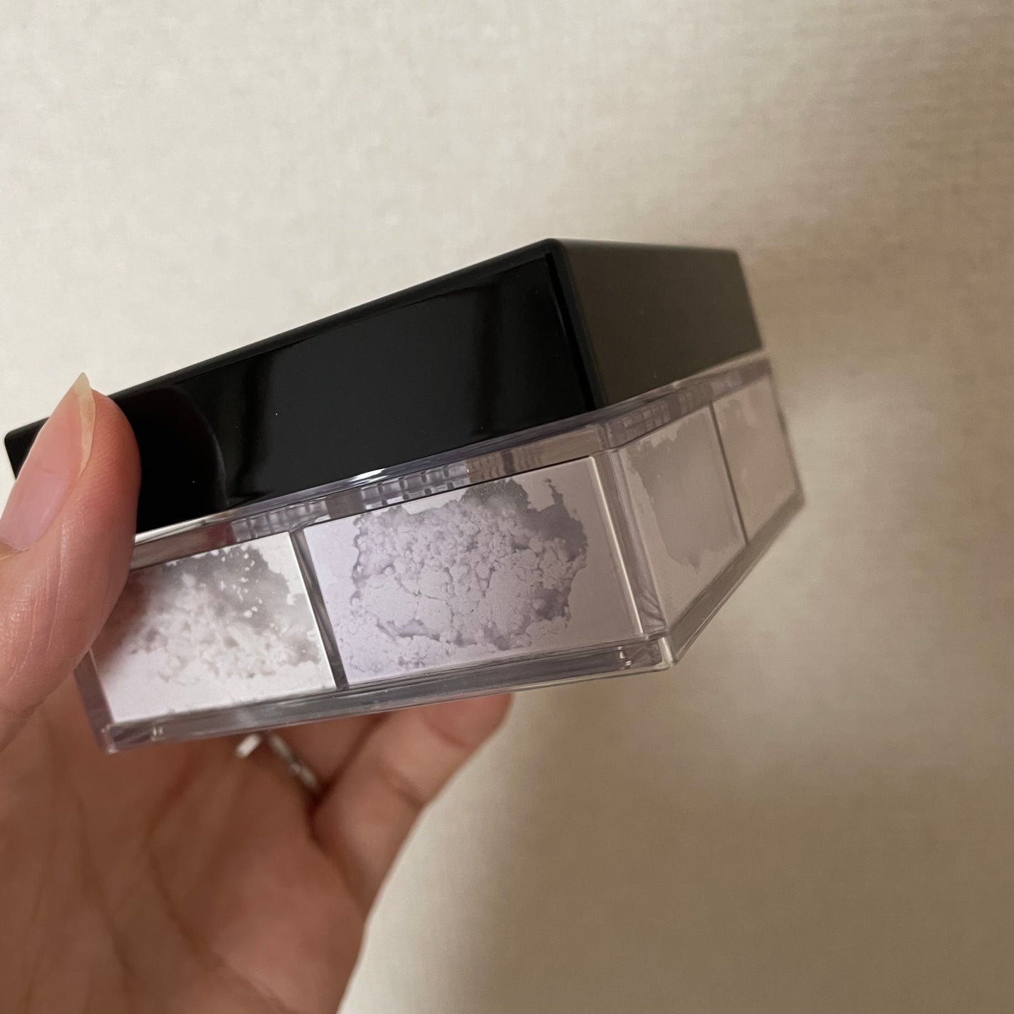 プリズム・リーブル/GIVENCHY/ルースパウダーを使ったクチコミ(3枚目)