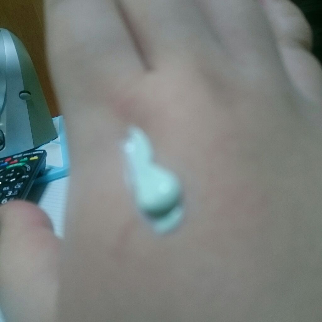 エアコットンメイクアップべース /THE FACE SHOP/化粧下地を使ったクチコミ（2枚目）