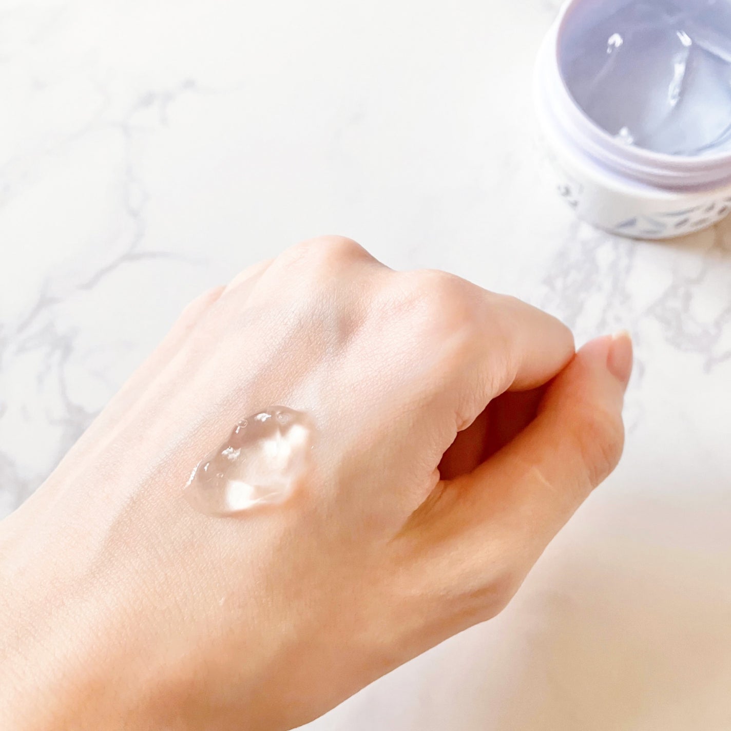 薬用ホワイトニングジェルEX モイスト(しっとり)/シミウス/オールインワン化粧品を使ったクチコミ(4枚目)