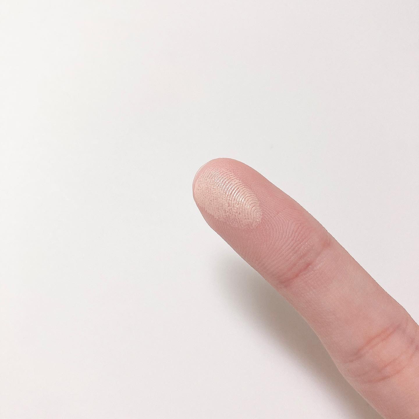 リズムシームレスウェア/TWANY/化粧下地を使ったクチコミ（3枚目）