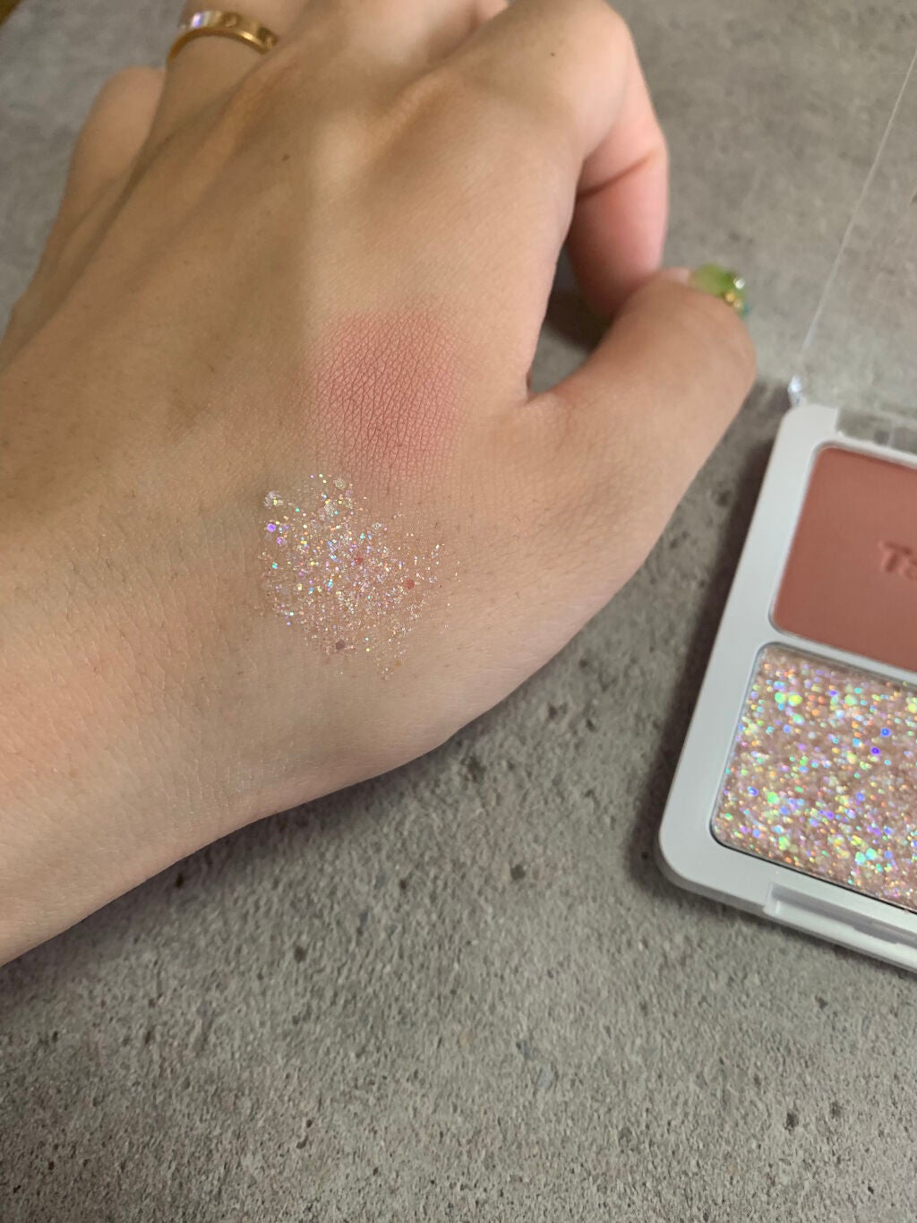 タップミー パレットデュオ/unleashia/アイシャドウパレットを使ったクチコミ(3枚目)