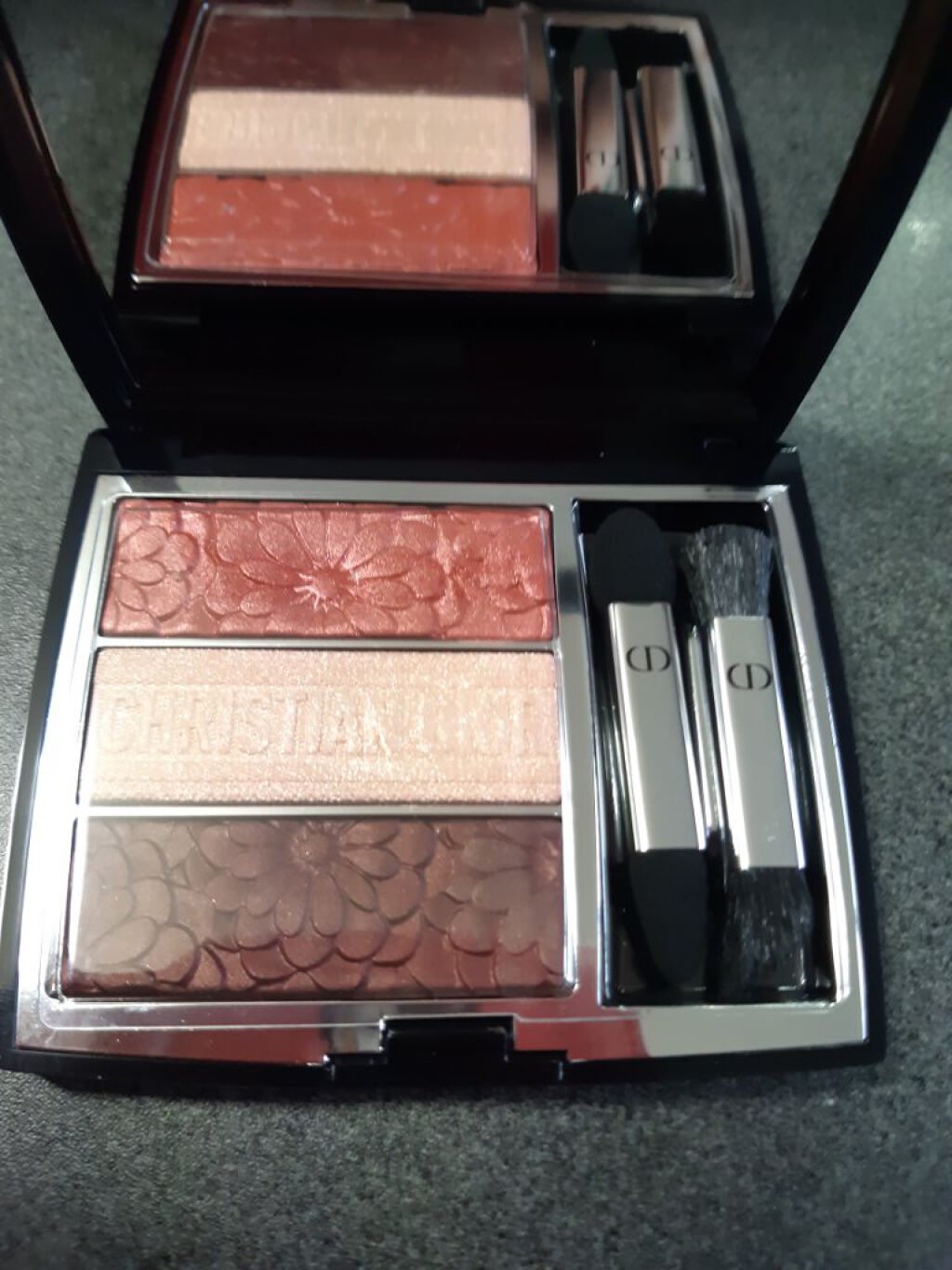 【旧】トリオ ブリック パレット/Dior/アイシャドウパレットを使ったクチコミ(1枚目)