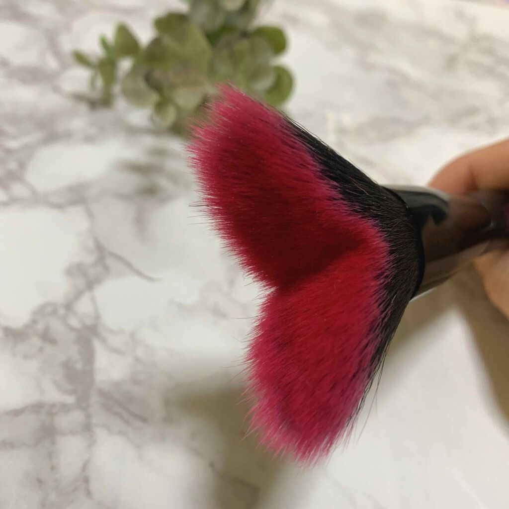 UR GLAM V POWDER BRUSH(Vパウダーブラシ)/U R GLAM/メイクブラシを使ったクチコミ(2枚目)