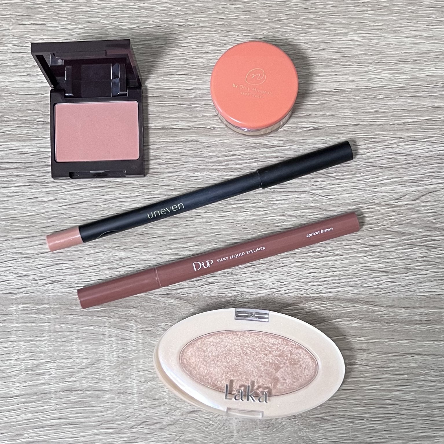 N by ONLY MINERALS ミネラルピグメント 02 NEO YES!/ONLY MINERALS/単色アイシャドウを使ったクチコミ（1枚目）