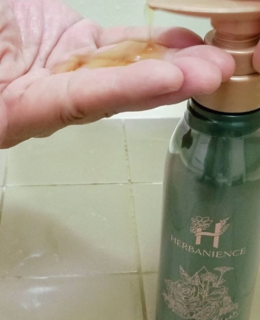ハーバニエンス シャンプー・コンディショナー（グリーンローズ）/HERBANIENCE/市販シャンプーを使ったクチコミ（2枚目）