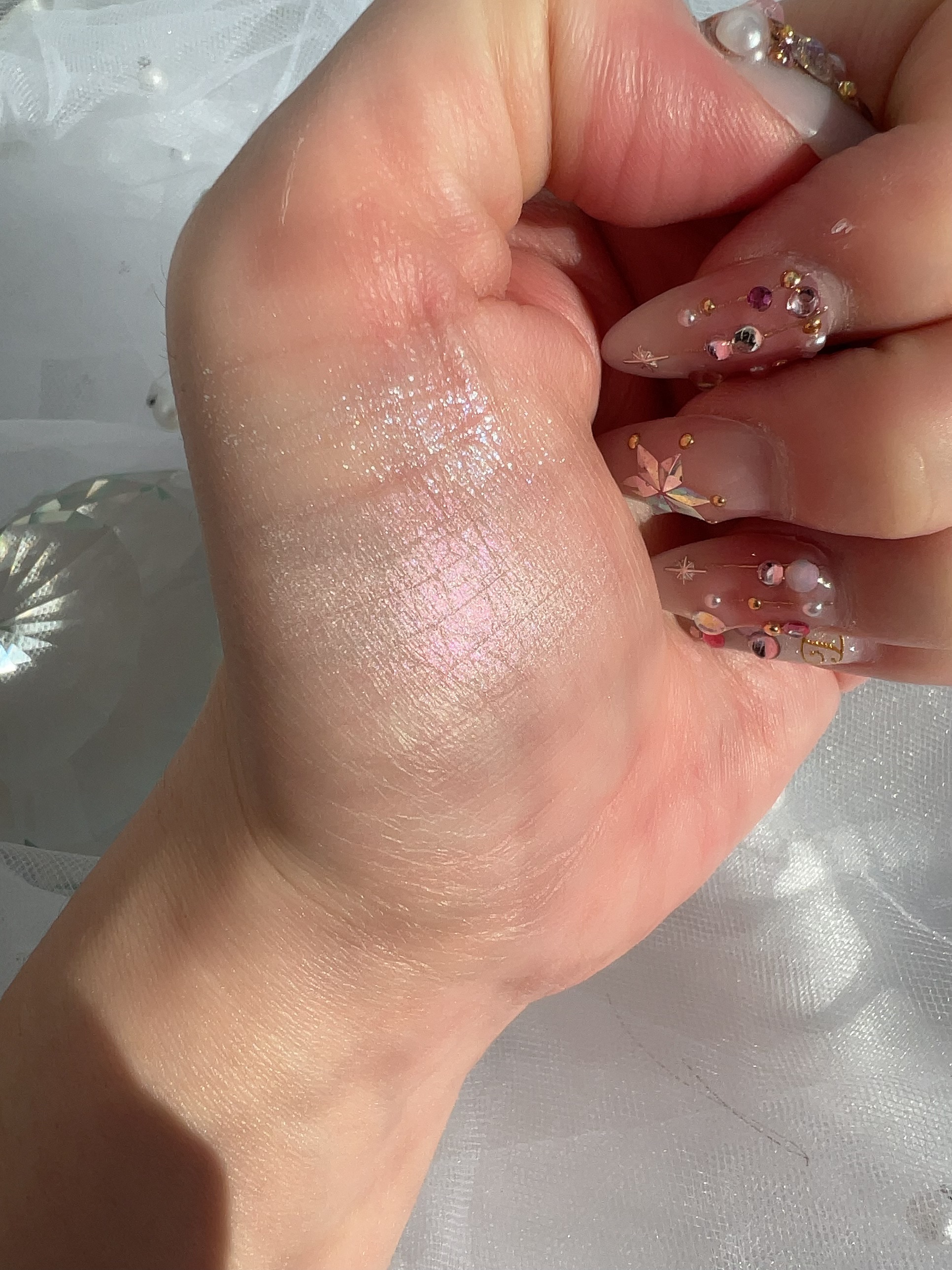 トゥルーディメンションレイヤリングハイライター H001 オーロラ・イン・ザ・スカイ/hince/パウダーハイライトを使ったクチコミ（2枚目）