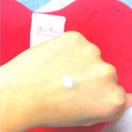 マンダムディアフローラ オイルイン ハンド&ネイルクリーム フローラルブーケ/マンダム/ハンドクリームを使ったクチコミ(2枚目)