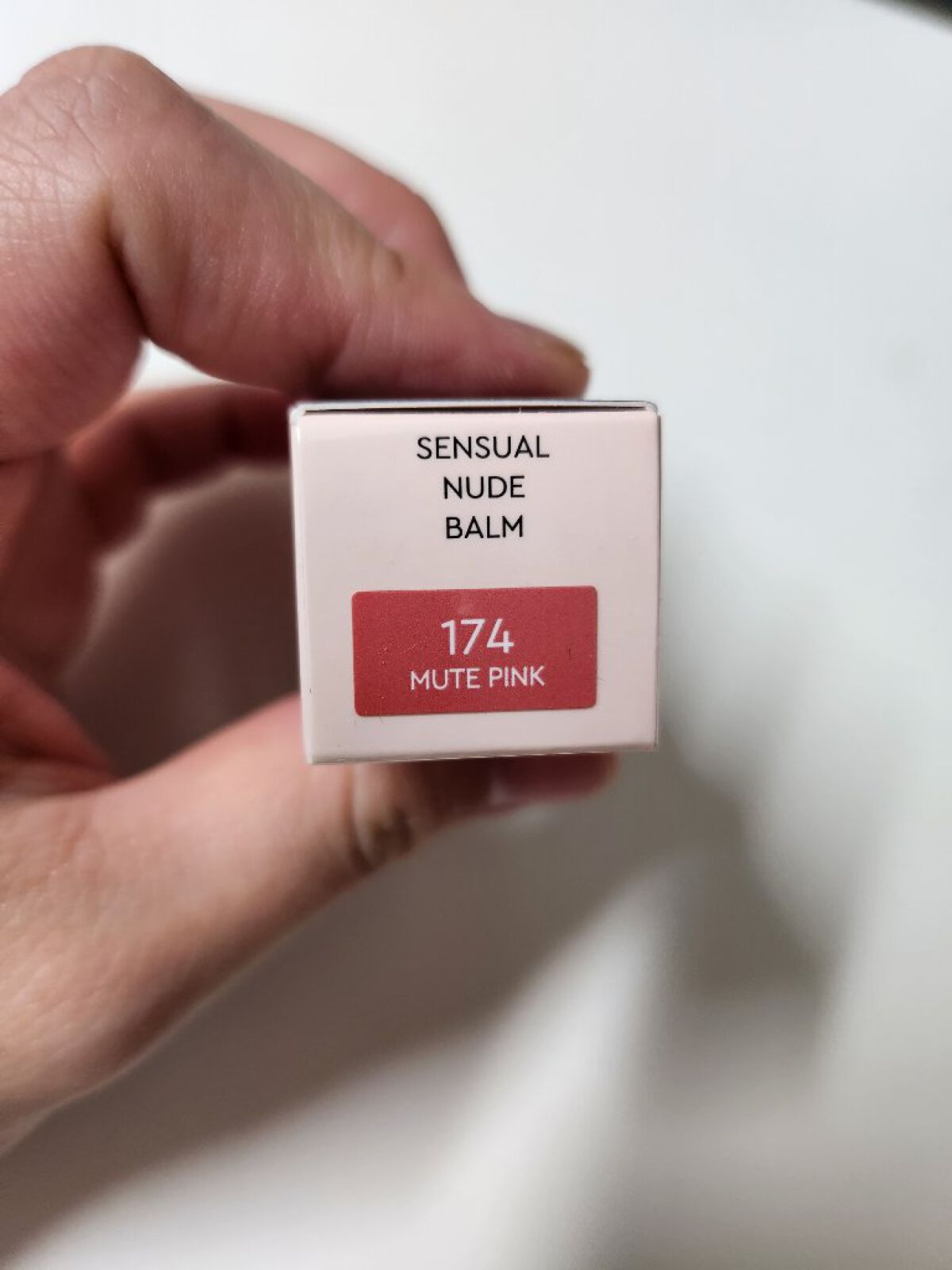 センシュアルパウダーマットリップスティック/HERA/口紅を使ったクチコミ（2枚目）