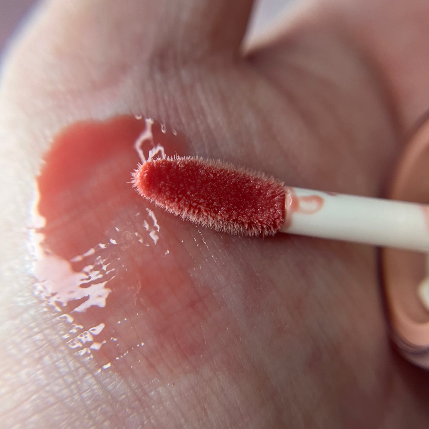 フィー 3Dボリューミンググロス/fwee/リップグロスを使ったクチコミ(2枚目)