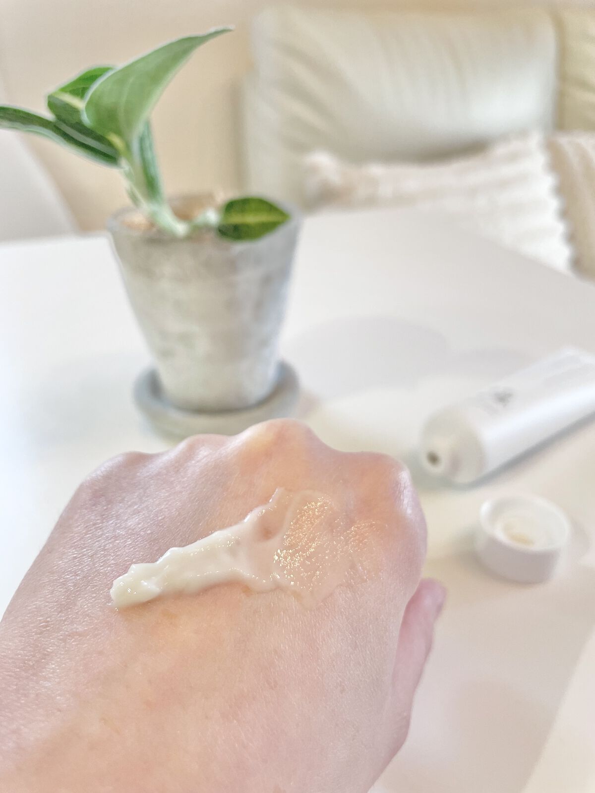 モンモリスト　ハンドクリーム/KURUMU/その他スキンケアを使ったクチコミ（2枚目）