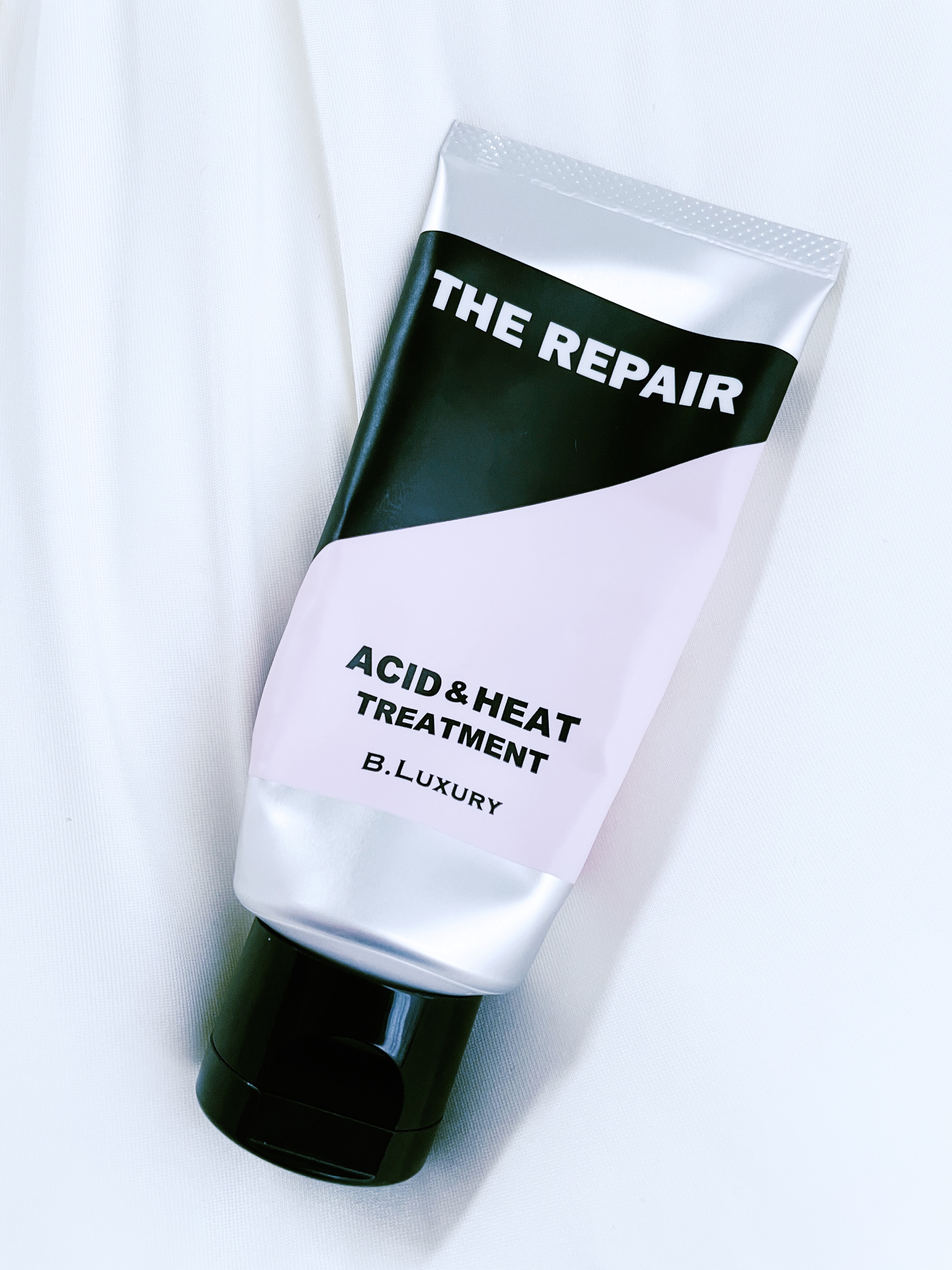  【ビーラグジュアリーザ・リペア 酸熱トリートメントモイスト】

口コミよかったからポイントで買ってみたやつ

酸熱トリートメントを美容院でしてもらったことあるけど、やった瞬間はすんごいサラサラだったのに3日後くらいにもう効果も無くなって逆