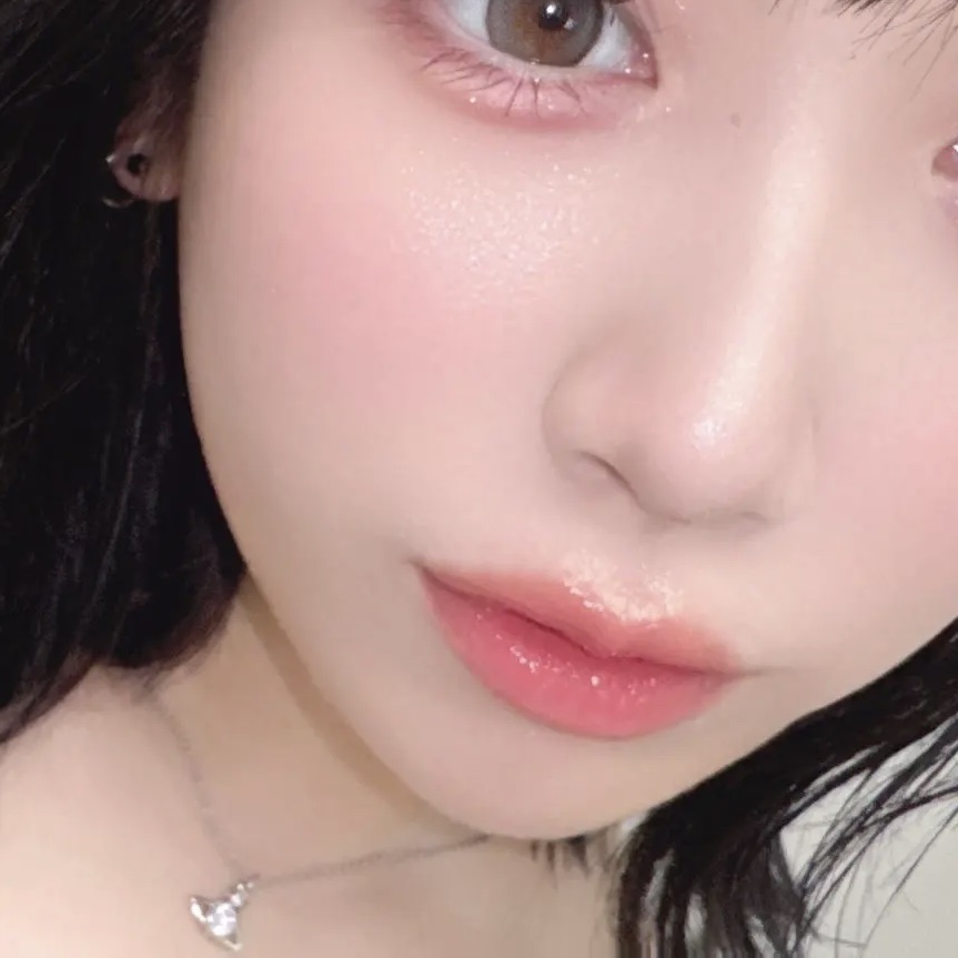 フィー 3Dボリューミンググロス/fwee/リップグロスを使ったクチコミ（2枚目）