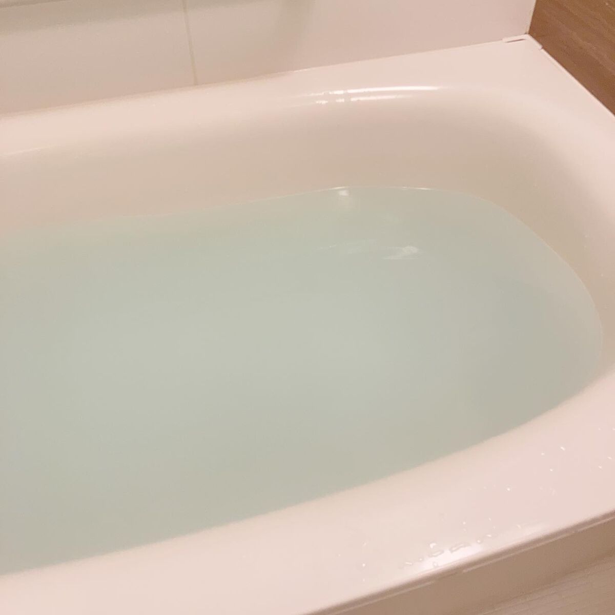 濃厚しっとり入浴液 ホワイトフローラルの香り/薬用ソフレ/保湿系入浴剤を使ったクチコミ(4枚目)