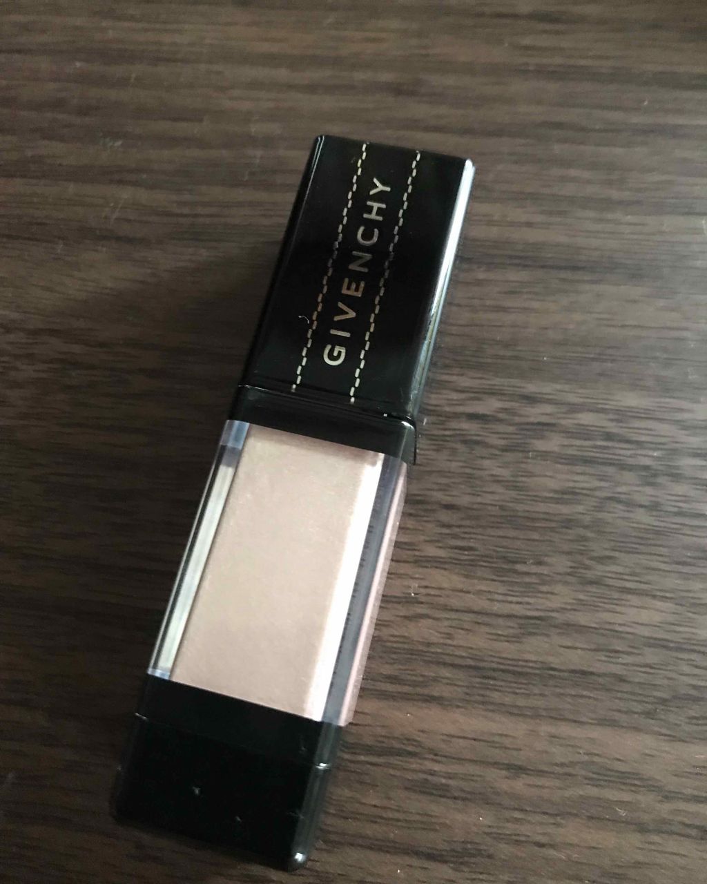 オンブル・アンテルディ/GIVENCHY/リキッドアイシャドウを使ったクチコミ（1枚目）