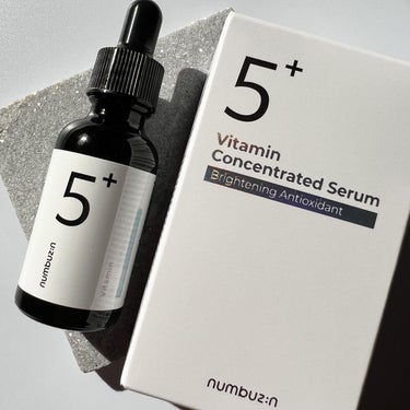 
#NUMBERZIN
vitamin concentrated serum 🍊

韓国でも発売してすぐ完売になった話題の
新作のセラム♡

強力な美白成分グルタチオンと
抗酸化成分が相互作用して
ニキ