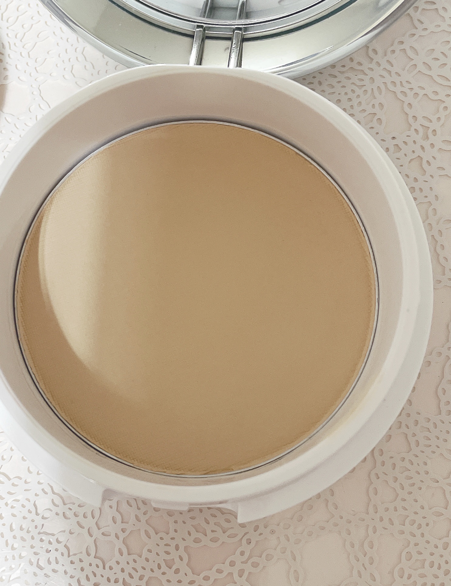 クリアラスト フェイスパウダー N 薬用オークル/クリアラスト/プレストパウダーを使ったクチコミ（2枚目）