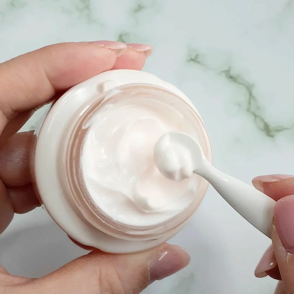 カネボウ フレッシュ デイ クリーム/KANEBO/化粧下地を使ったクチコミ（3枚目）