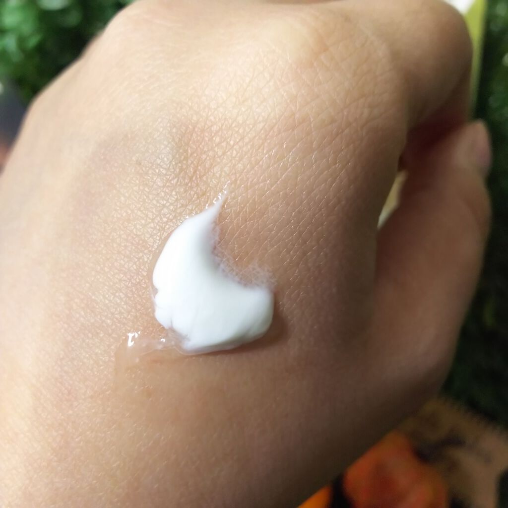 アーモンド ハンドクリーム/WELEDA/ハンドクリームを使ったクチコミ（2枚目）