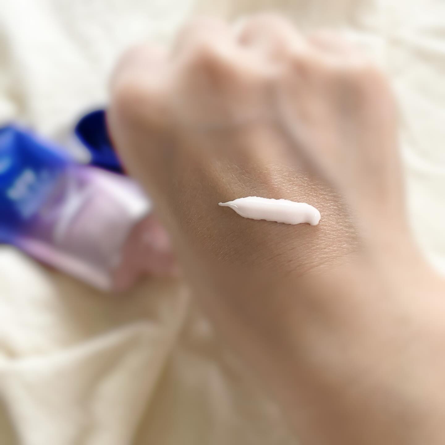 ニベアUV ディープ プロテクト＆ケア トーンアップ エッセンス/ニベア/日焼け止めローションを使ったクチコミ（2枚目）