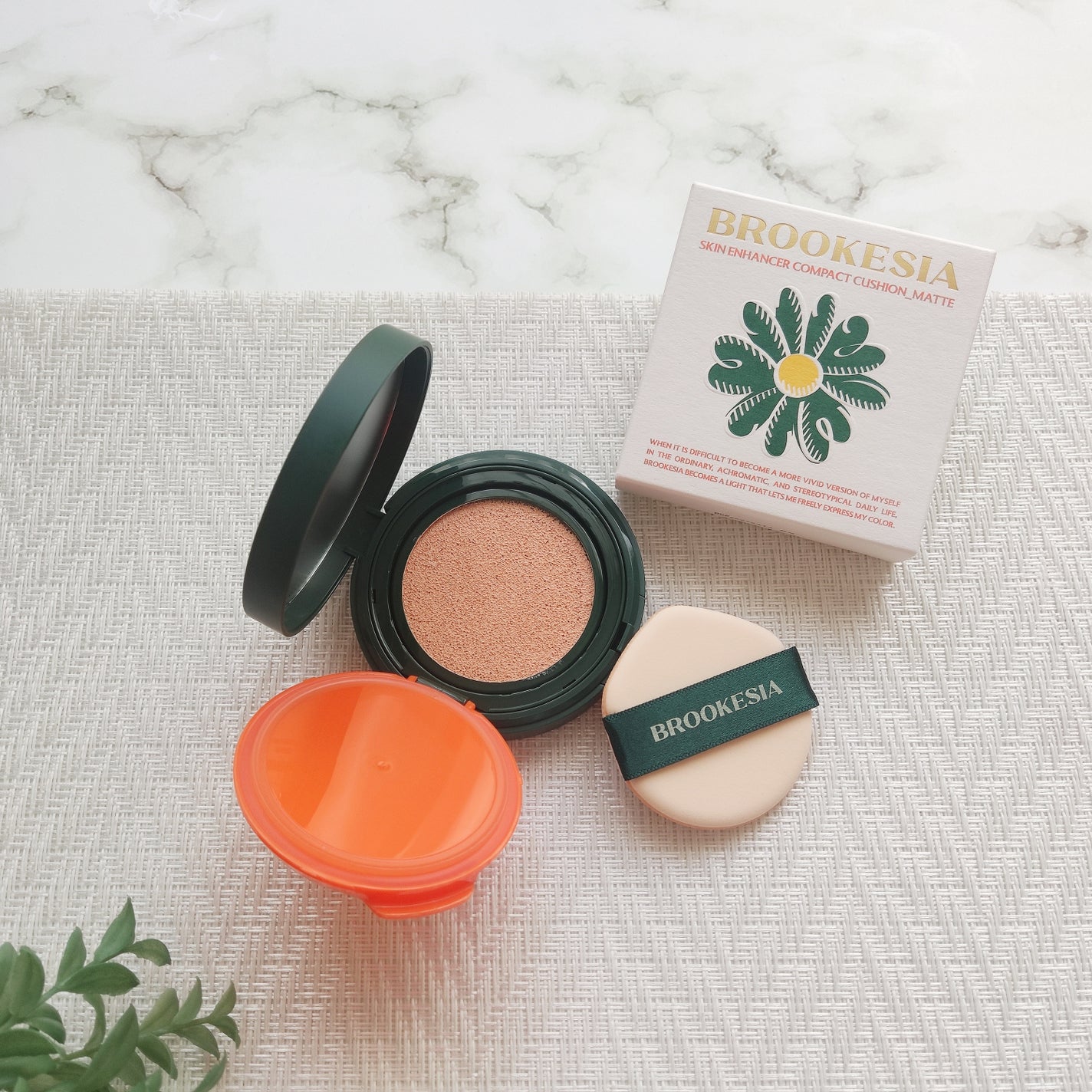 スキンエンハンサー コンパクトクッション(グロー)/BROOKESIA/クッションファンデーションを使ったクチコミ(2枚目)