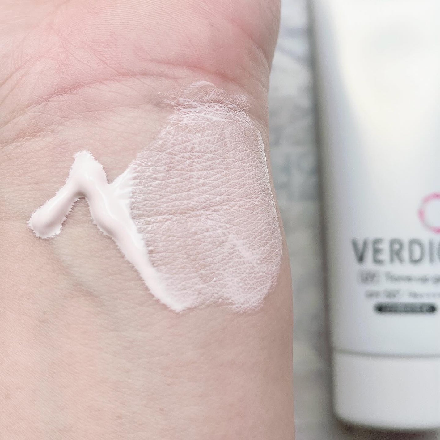 ベルディオ UV モイスチャージェル N/メンターム/日焼け止めジェルを使ったクチコミ(2枚目)