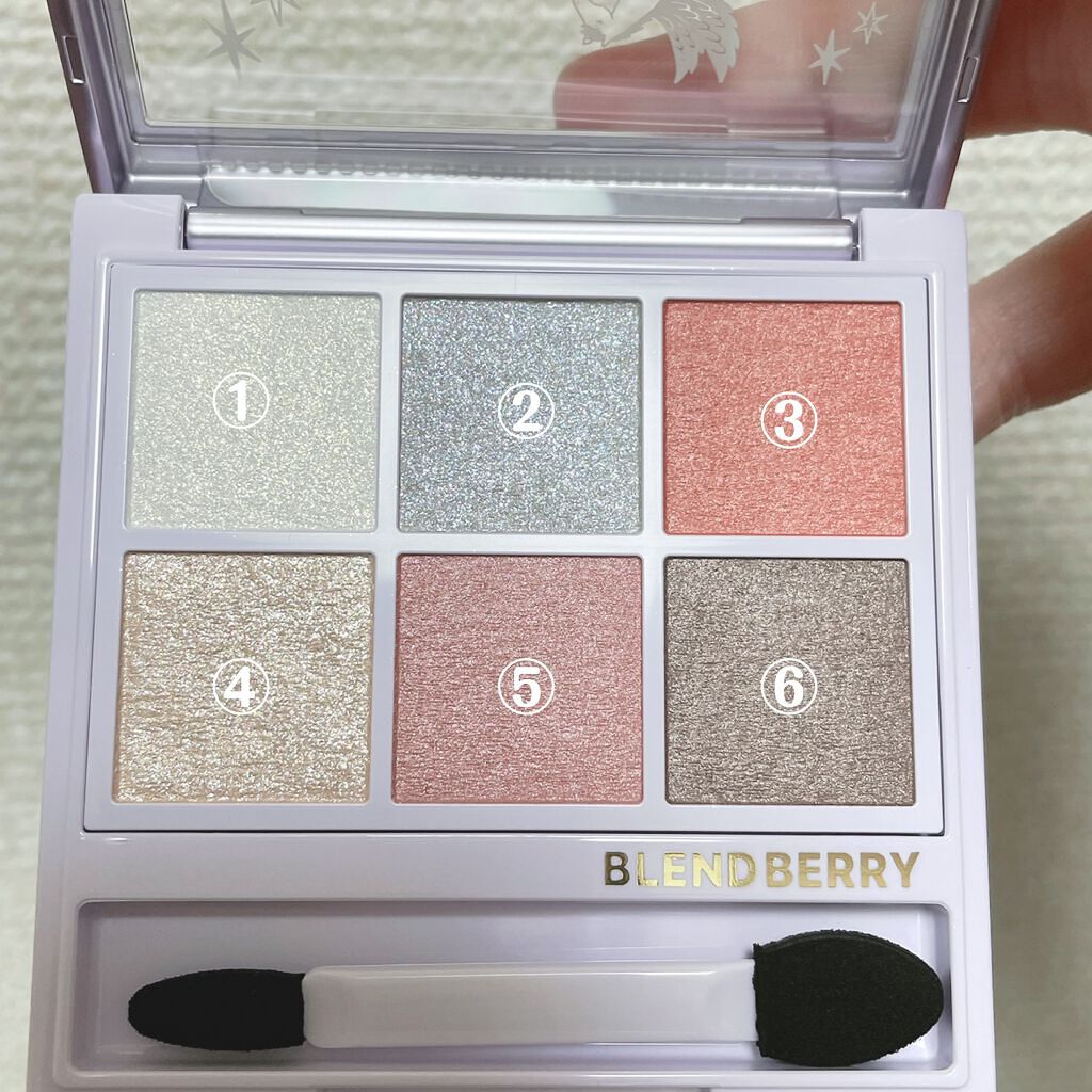 オーラクリエイション 104 ホワイトベリー＆フローズンピンク(ホリデー限定カラー)/BLEND BERRY/アイシャドウパレットを使ったクチコミ（2枚目）