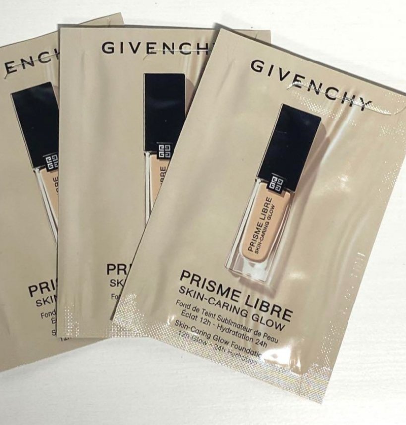 プリズム・リーブル・スキンケアリング・グロウ/GIVENCHY/リキッドファンデーションを使ったクチコミ（1枚目）