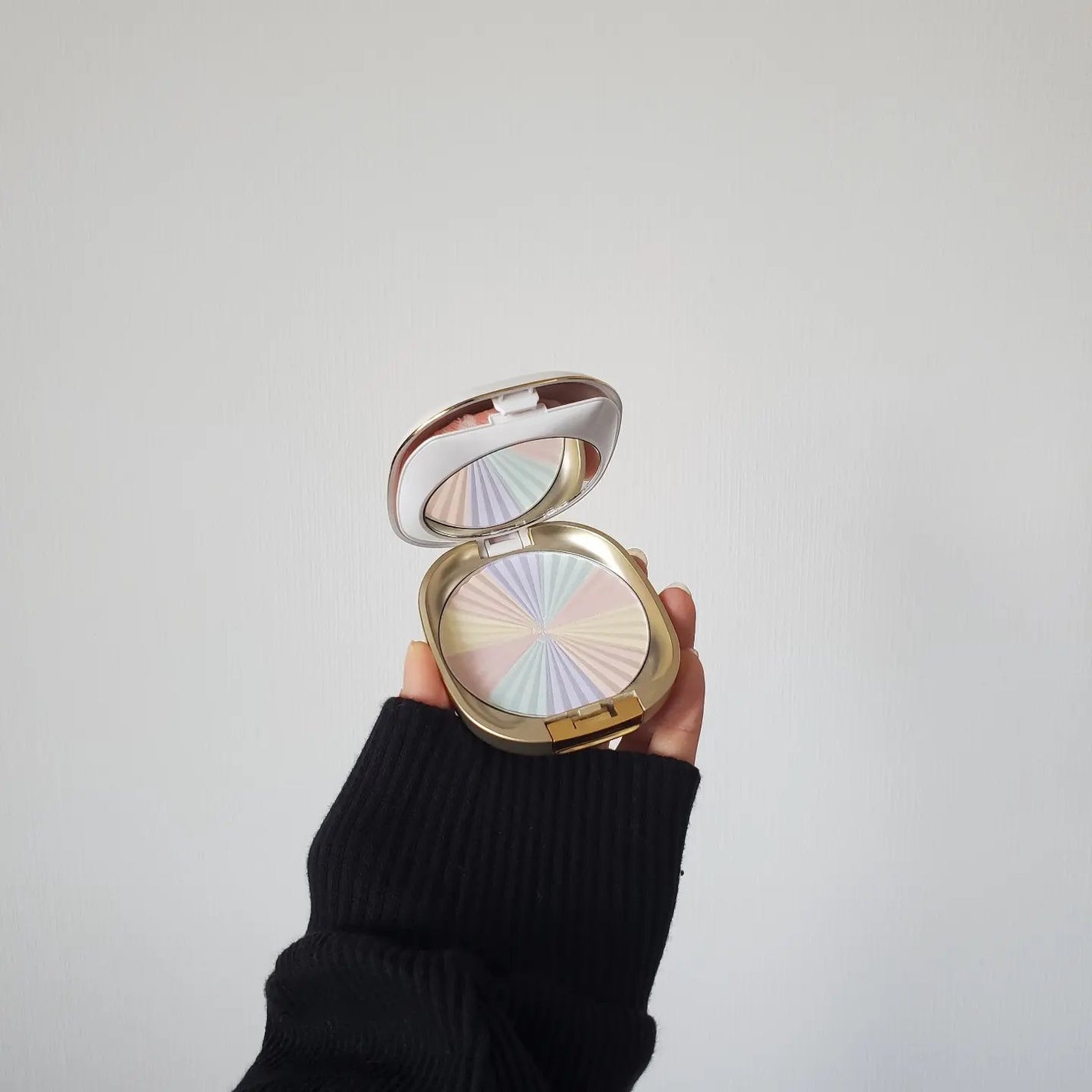 サンブロックルーセントパウダーex./ステファニー/プレストパウダーを使ったクチコミ(4枚目)