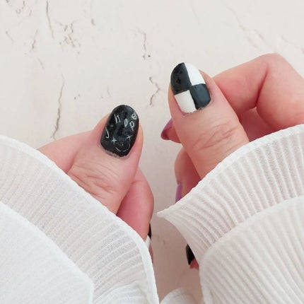 あちゃみん on LIPS 「チェッカーボードネイル…| ᐕ)·初めての推しネイル🥺💕気付い..」(6枚目)