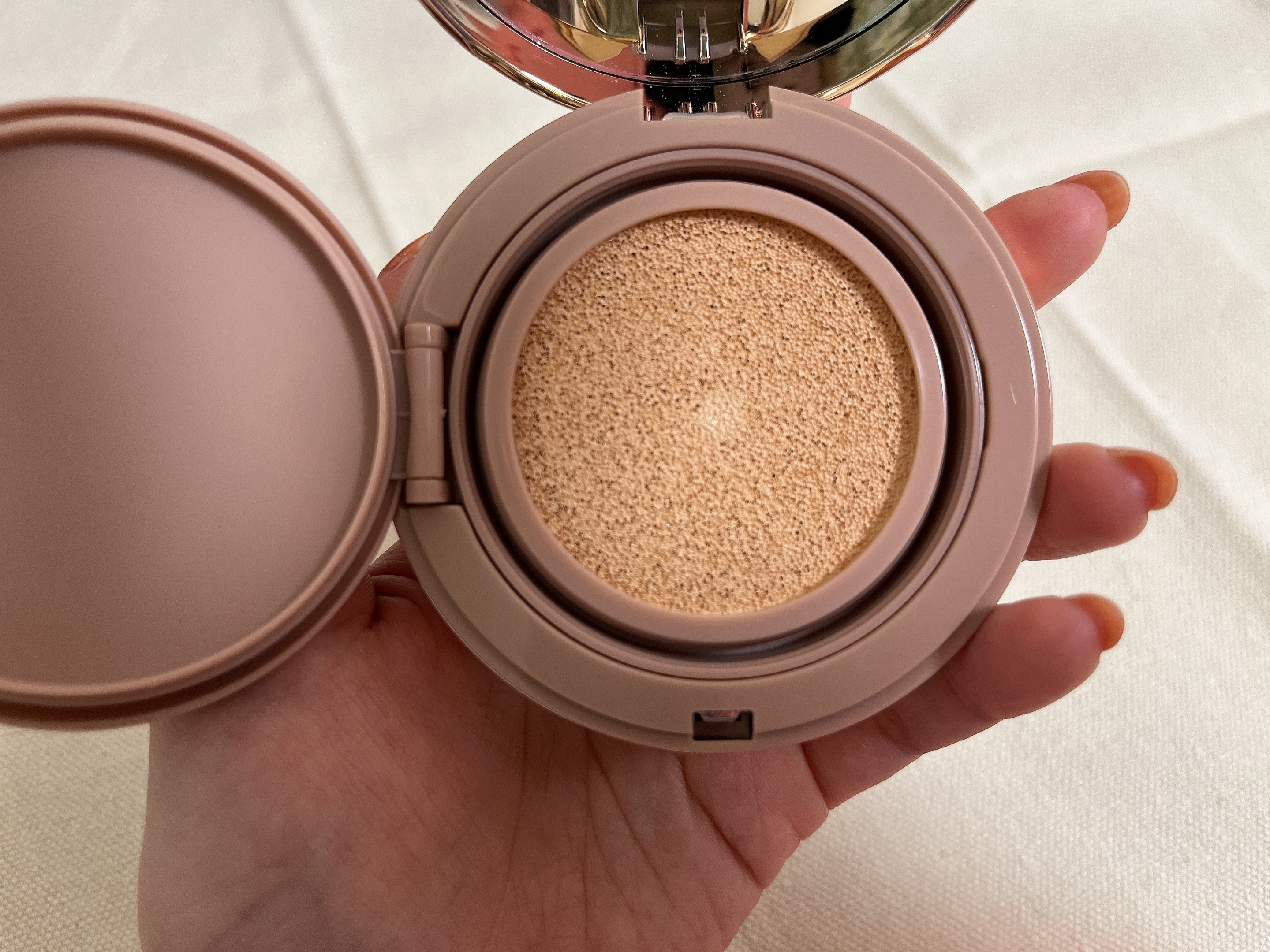 ハグクッション 19アイボリー/mude./クッションファンデーションを使ったクチコミ（3枚目）