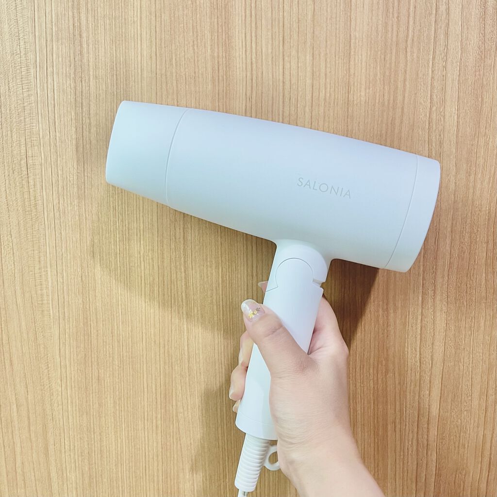 めちゃくちゃすぐ乾く！
SALONIA スピーディーイオンドライヤー♪

---------------------

去年の秋に買い替えたドライヤー
いつも行くサロンにがコレ使ってて
いいなぁと思って調べたら
思ったより高くなかった。。。