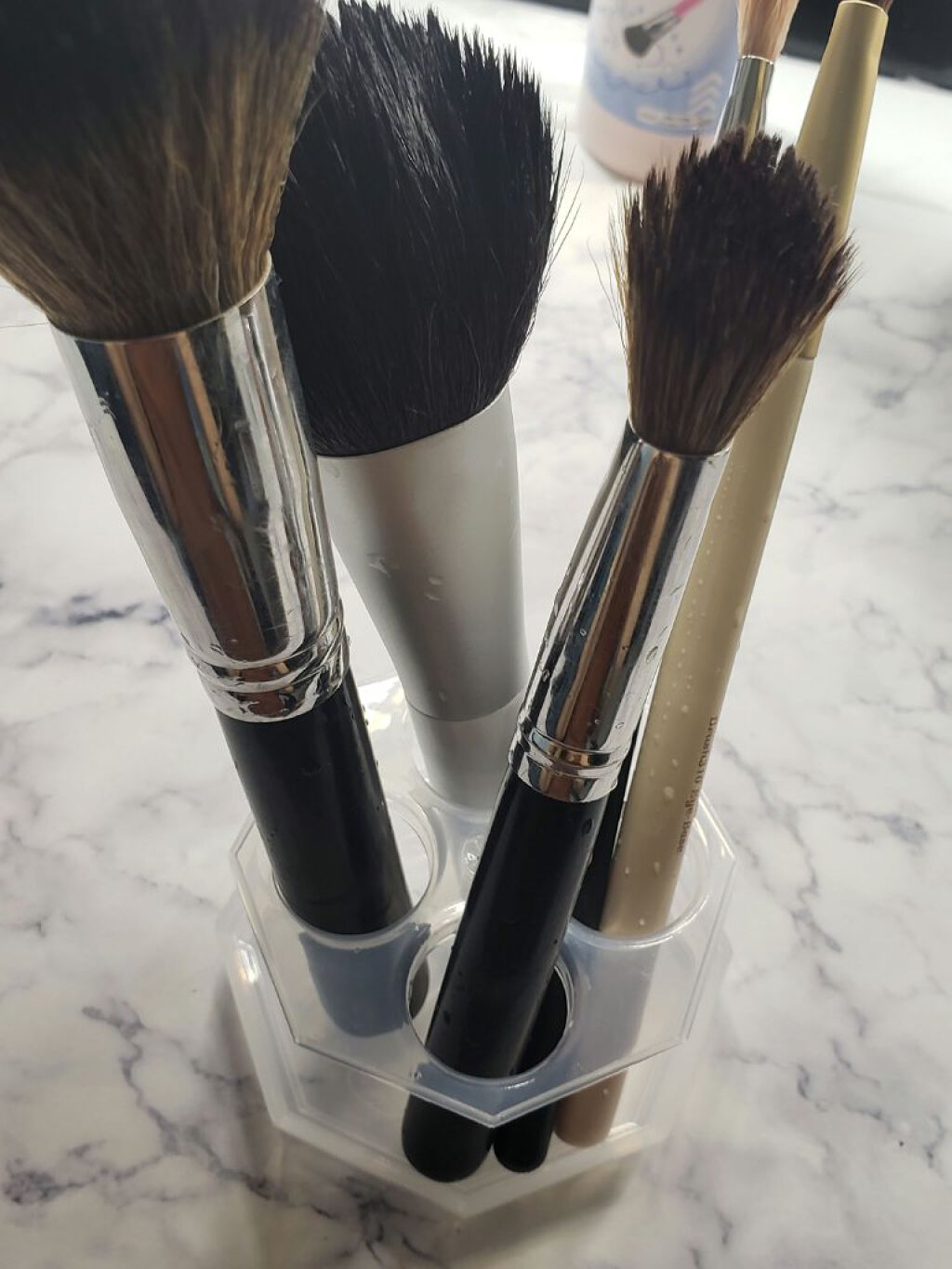 メイクブラシクリーナー/DAISO/その他化粧小物を使ったクチコミ（3枚目）