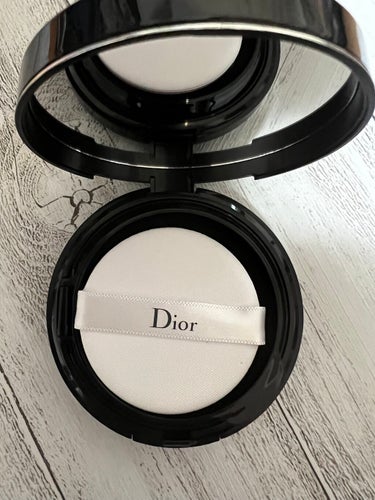 【旧】ディオールスキン フォーエヴァー クッション 2N ニュートラル <ニュー ルック エディション>（生産終了）/Dior/クッションファンデーションを使ったクチコミ（2枚目）