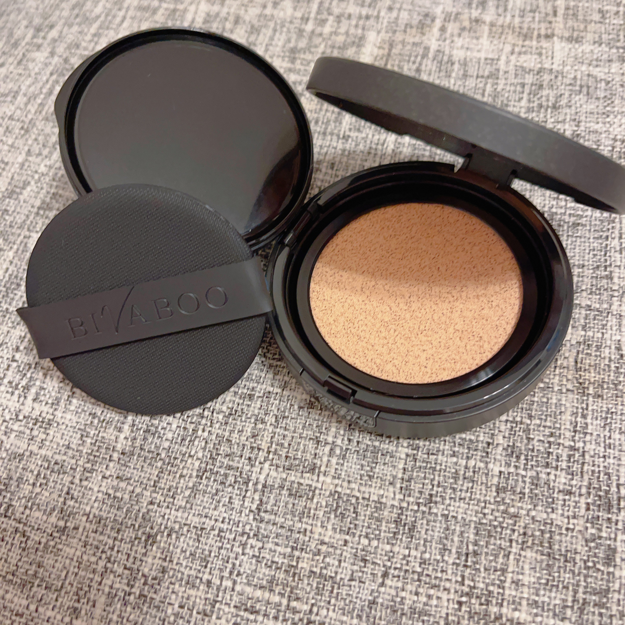 ベルベットジュエルクッション/BIVABOO/クッションファンデーションを使ったクチコミ（1枚目）