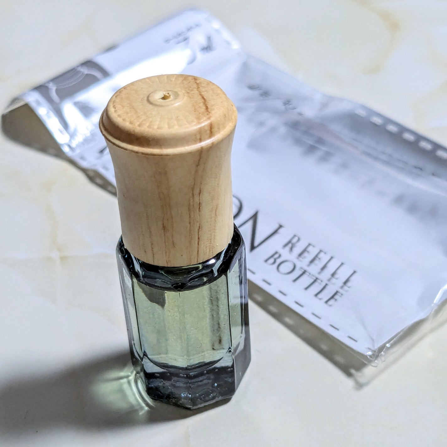 ガラスローラーボトル ミニサイズ ウッド調 セリア