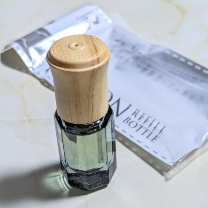 セリア ガラスローラーボトル ミニサイズ ウッド調